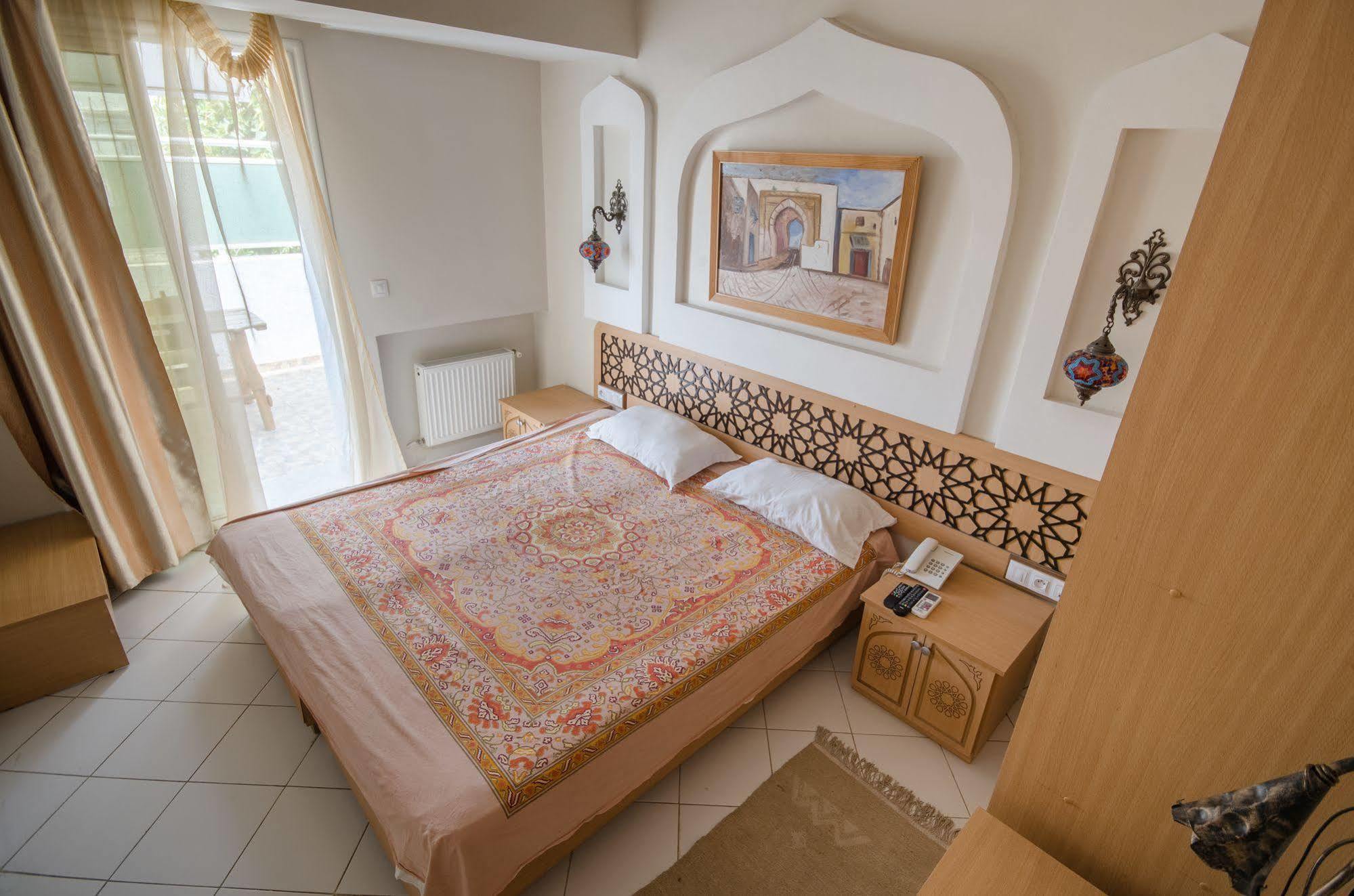 Hotel Saheb Ettabaa Tunis Zewnętrze zdjęcie